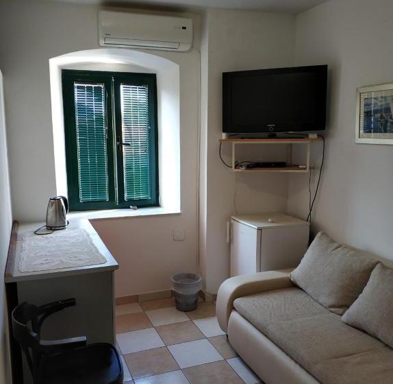 דירה בת חדר שינה 1 עם מרפסת, Guest House Fosa