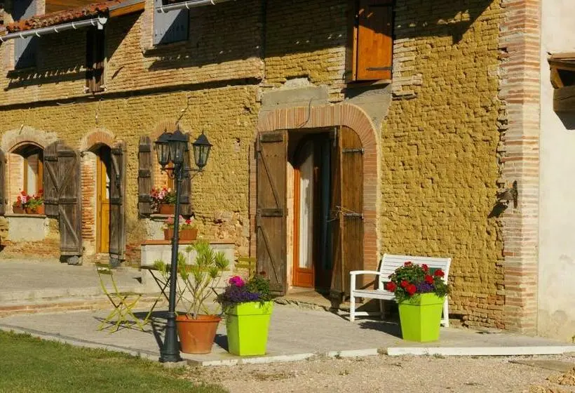 コンフォートルーム, La Ferme De Menoun