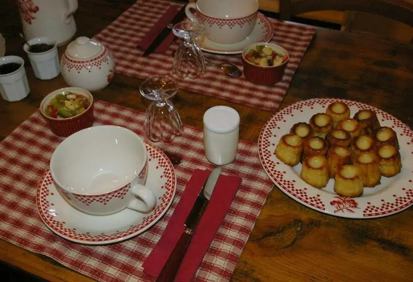 コンフォートルーム, La Ferme De Menoun