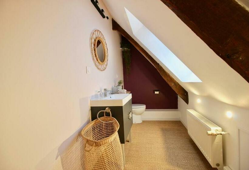 غرفة قياسية, La Maison Kérès