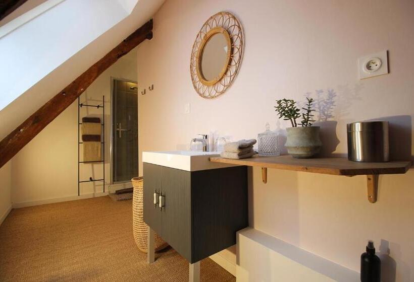 غرفة قياسية, La Maison Kérès