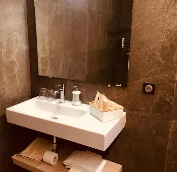 スタンダード４人部屋, Auberge Quintessence