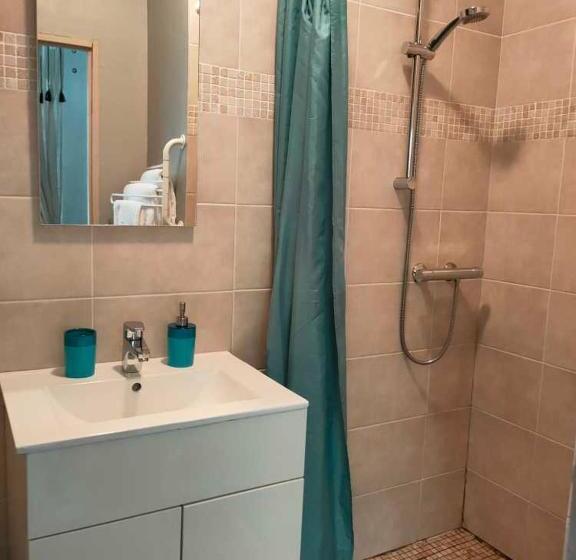 חדר משפחתי, Chambres D Hôtes Château Pierre De Montignac