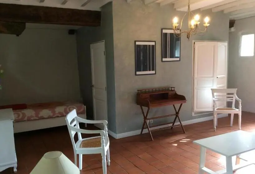 ファミリールーム, Le Domaine De La Cour