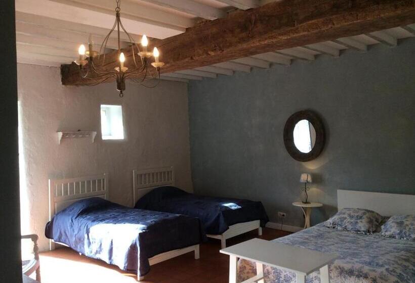 Семейный Номер, Le Domaine De La Cour