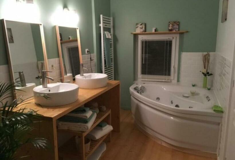 패밀리 룸, Les Bouyeres