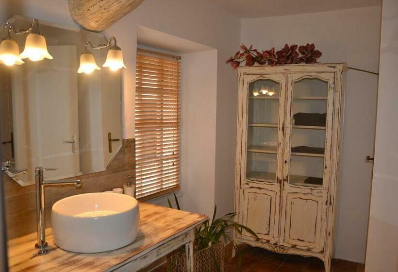 חדר קומפורט, Maison Saint Louis Avec Jacuzzi