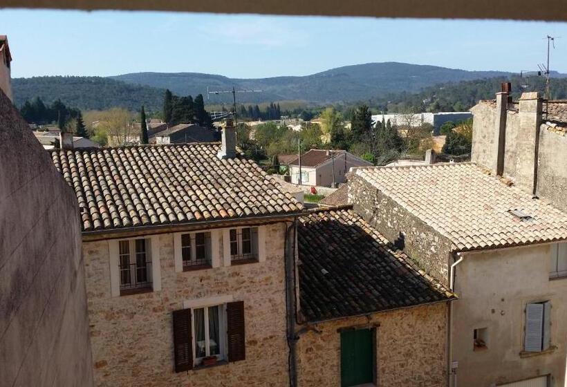 Habitación Estándar Abuhardillada, Maison Saint Louis Avec Jacuzzi