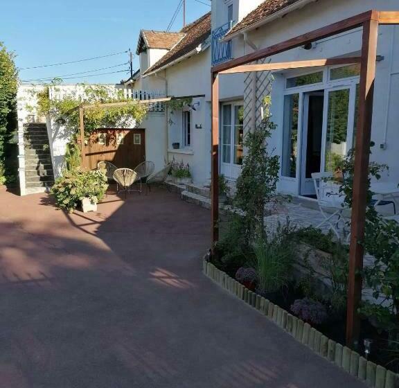 إستديو عائلى, Guest House Près Des Montgolfières