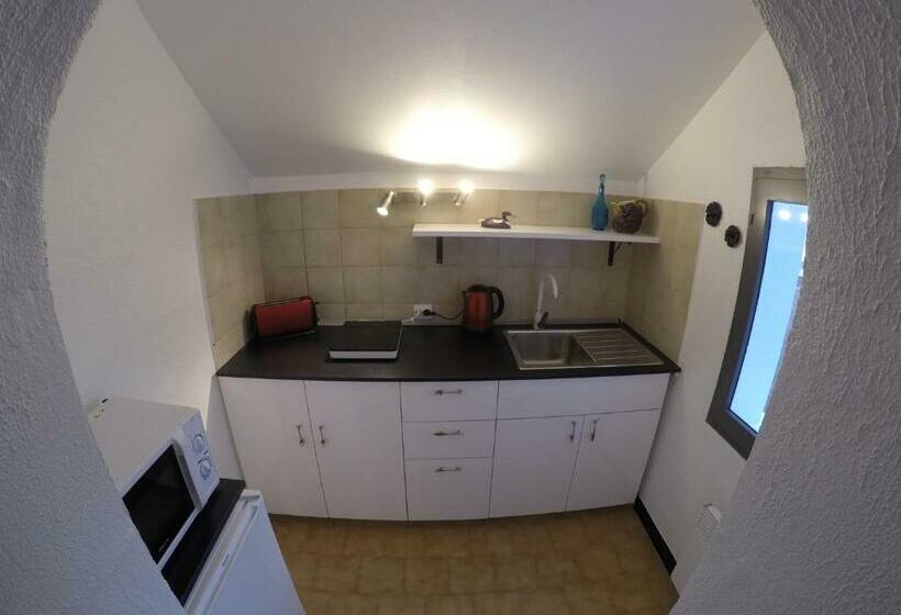 إستديو عائلى, Guest House Près Des Montgolfières