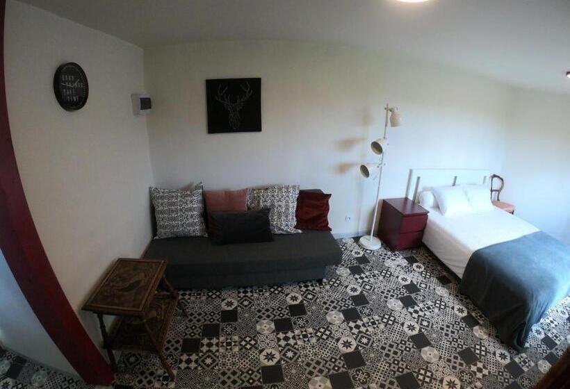 Номер Стандарт Трехместный, Guest House Près Des Montgolfières