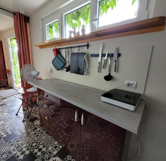 غرفة قياسية ثلاثية, Guest House Près Des Montgolfières