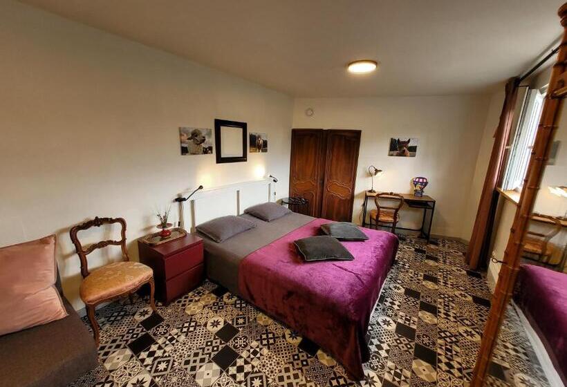 غرفة قياسية ثلاثية, Guest House Près Des Montgolfières