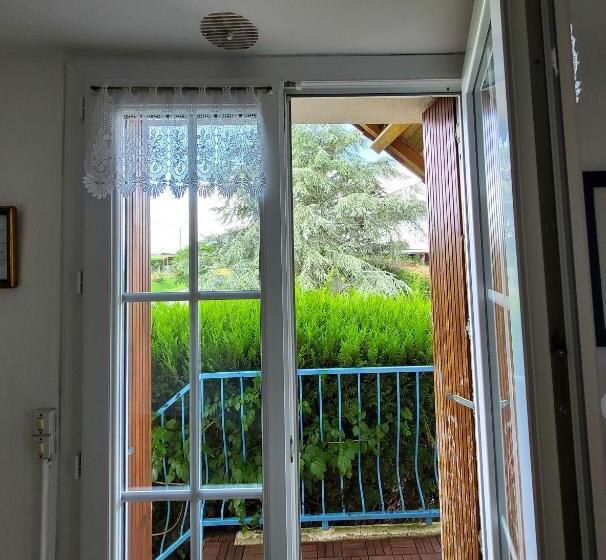 شقة غرفة واحدة, Guest House Près Des Montgolfières