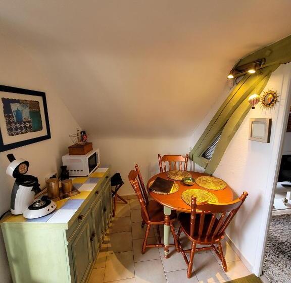 شقة غرفة واحدة, Guest House Près Des Montgolfières