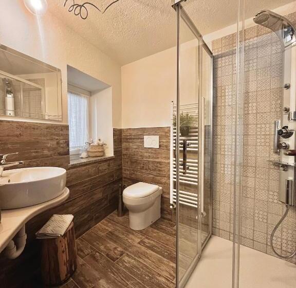 غرفة قياسية مزوَّدة بشُرفة, Maison De La Montagne   Chambres & Relax