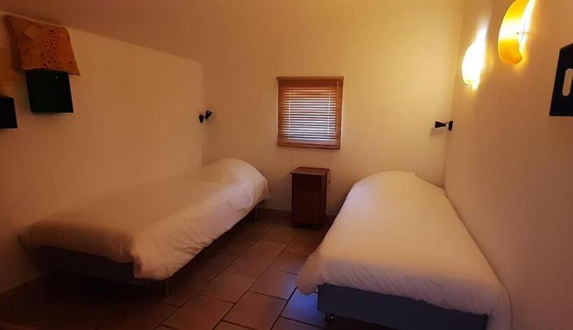 דירת שני חדרים, Le Vieux Platane