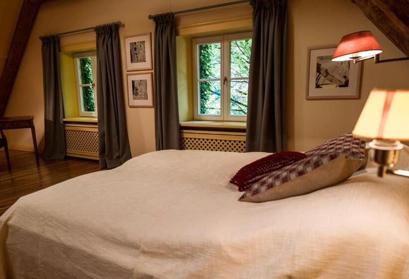 침실 3개 주택, Meinsachsenwald Forsthaus Friedrichsruh