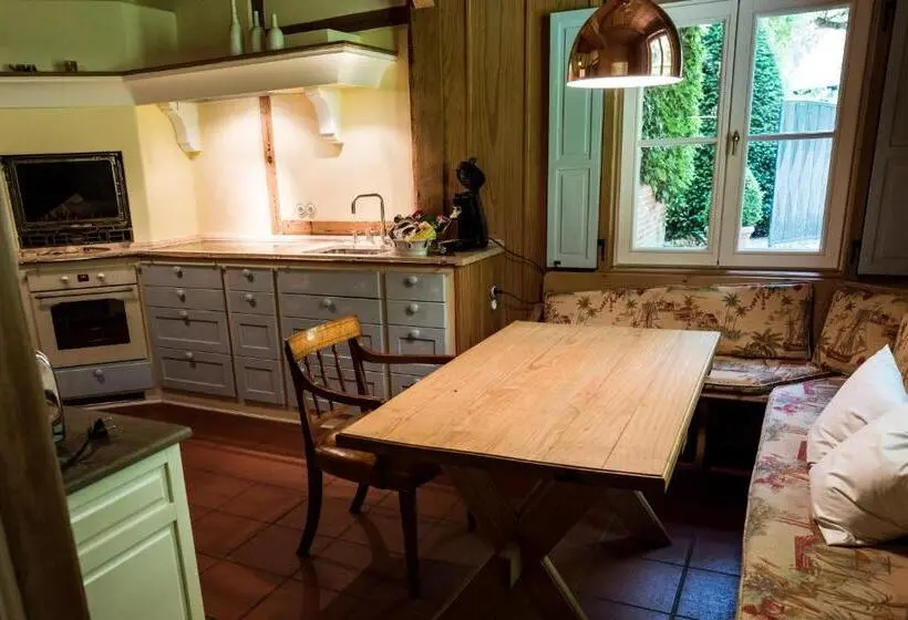 ３ベッドルームハウス, Meinsachsenwald Forsthaus Friedrichsruh