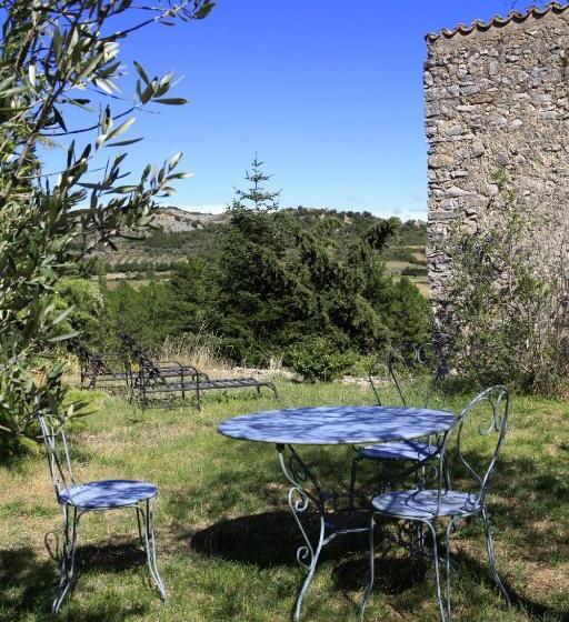 标准房带园景, Le Jas De Péguier