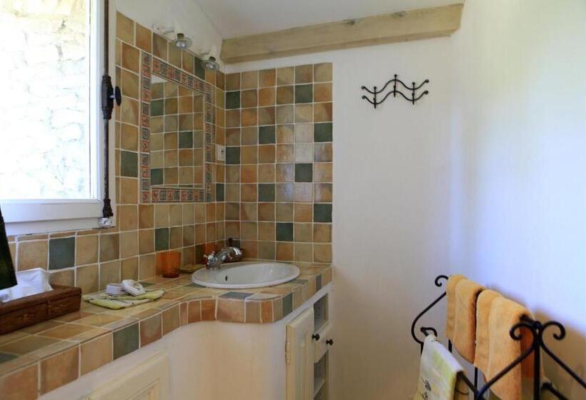 标准房带园景, Le Jas De Péguier