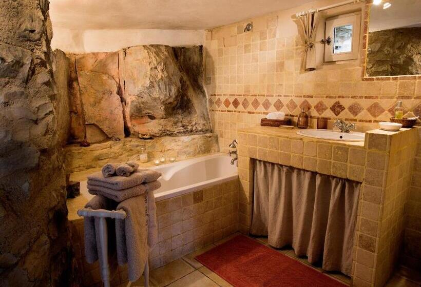 带花园景观的标准三人间, Le Jas De Péguier