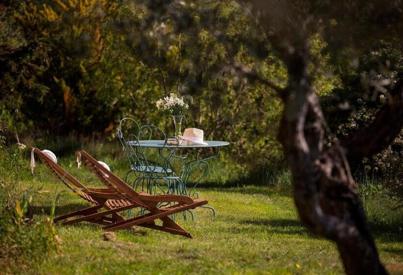 家庭房带园景, Le Jas De Péguier