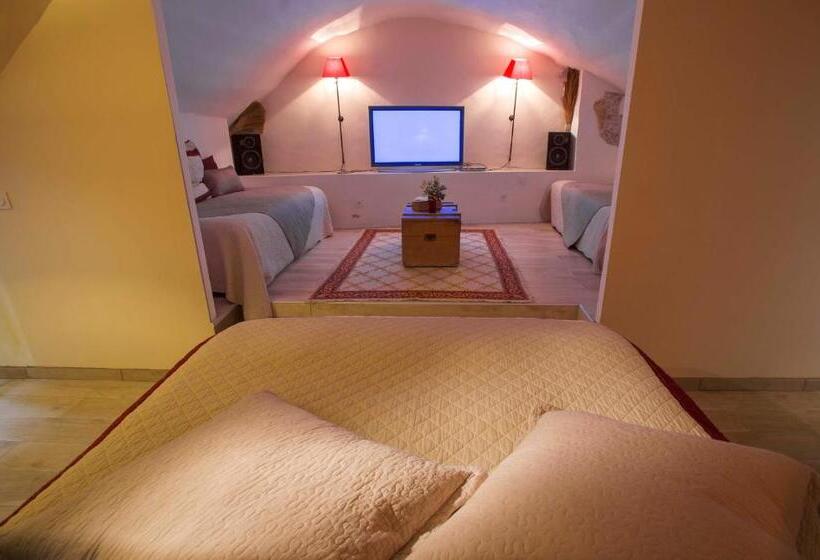 家庭房带园景, Le Jas De Péguier