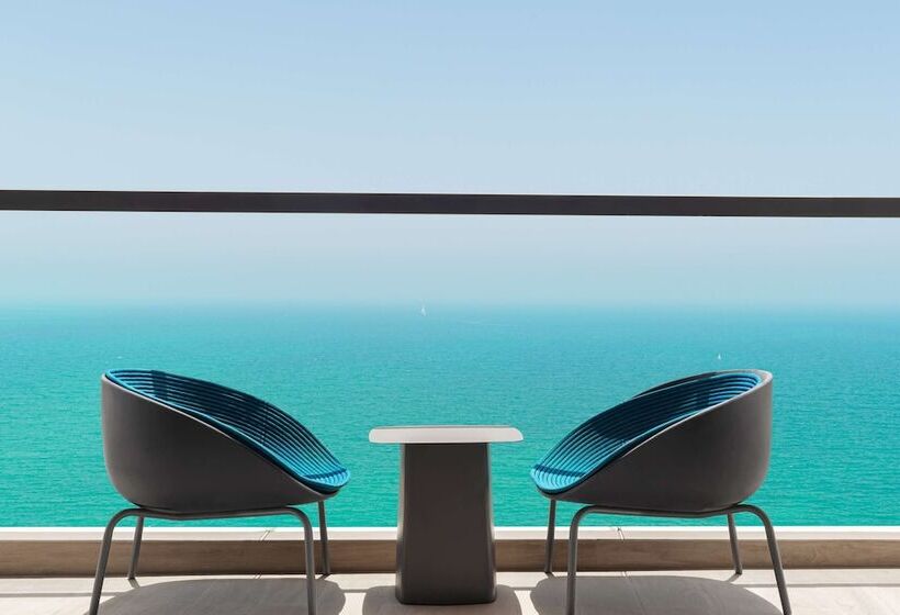 اتاق استاندارد با 2 تخت دوبل, Hampton By Hilton Marjan Island