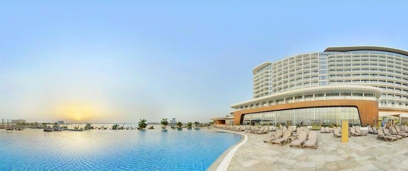 اتاق خانوادگی تودرتو, Hampton By Hilton Marjan Island
