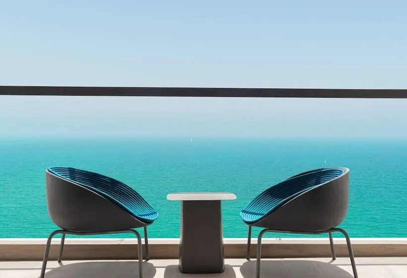 Perhehuone Merinäkymä, Hampton By Hilton Marjan Island