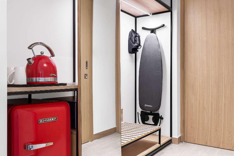 اتاق خانوادگی تودرتو, Hampton By Hilton Marjan Island