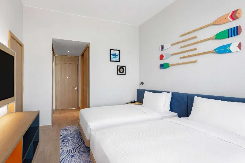 Perhehuone Yhdistettävä, Hampton By Hilton Marjan Island