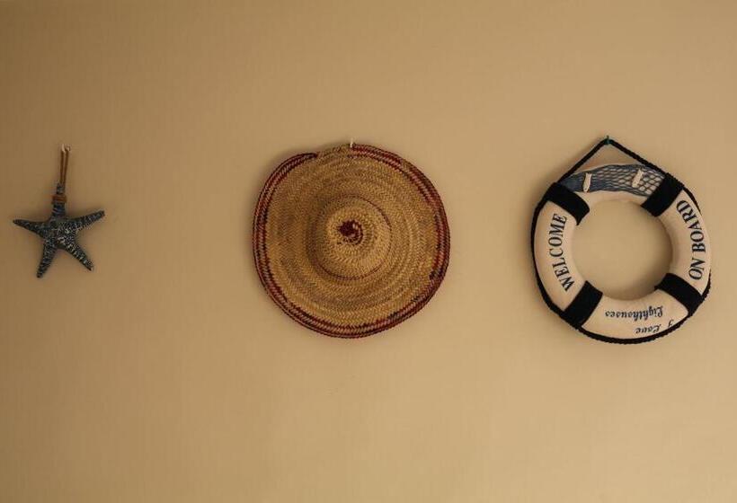 اتاق لوکس با چشم‌انداز دریا, Moroccan Surf Journey   Hostel