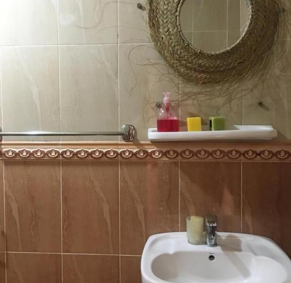 اتاق لوکس, Moroccan Surf Journey   Hostel