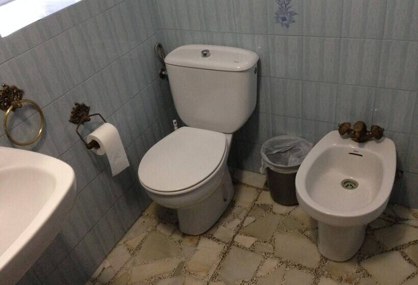 اتاق استاندارد با سرویس بهداشتی مشترک, Pensión Rural Para Peregrinos Areal