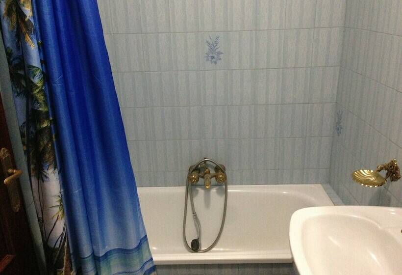 اتاق استاندارد با سرویس بهداشتی مشترک, Pensión Rural Para Peregrinos Areal