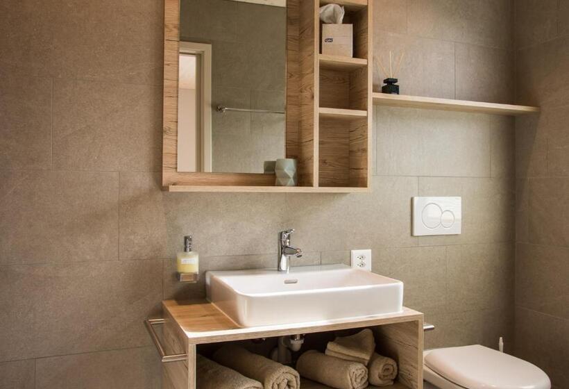 经济房, Kronelodge   Self Check In