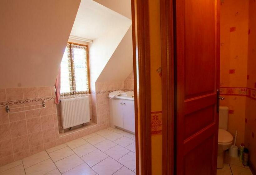 חדר סטנדרט לשלושה, Chambres Et Table D Hôtes   Domaine De Bardenat