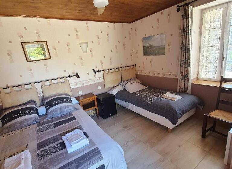 חדר סטנדרט לשלושה, Chambres Et Table D Hôtes   Domaine De Bardenat