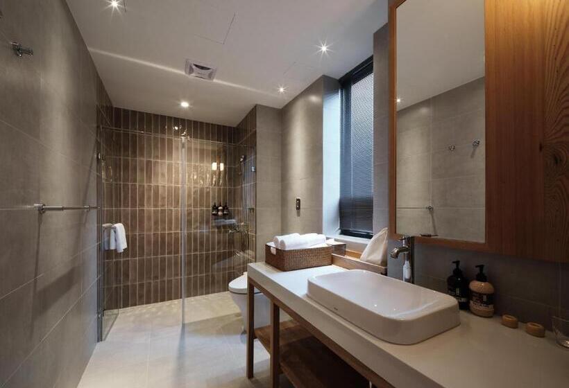 اتاق استاندارد, Or Inn