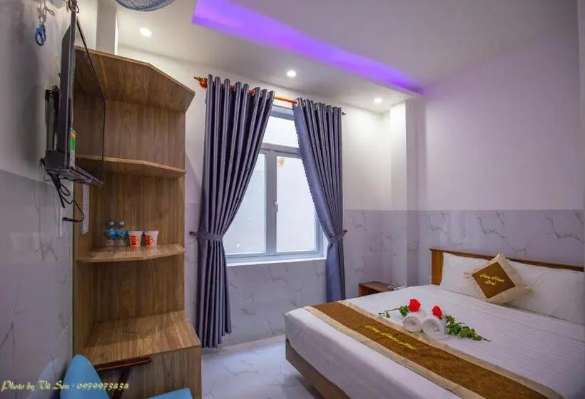 اتاق سوپریور, Hưng Khánh