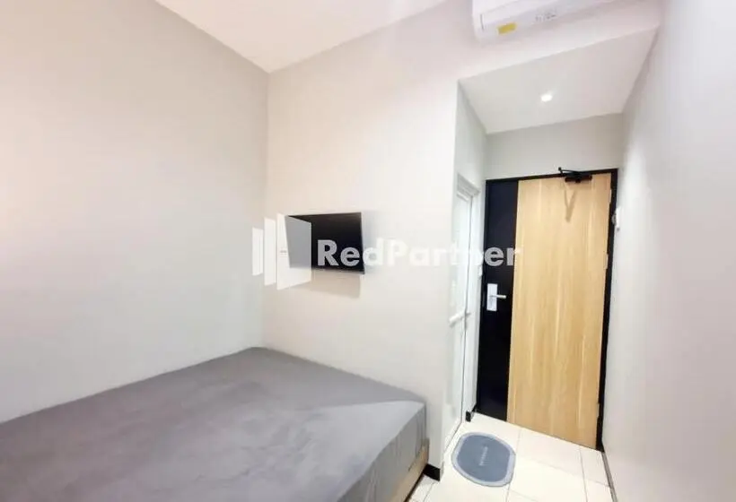 デラックスルーム, Pandawa Guest House At Ngaliyan Square Mitra Reddoorz