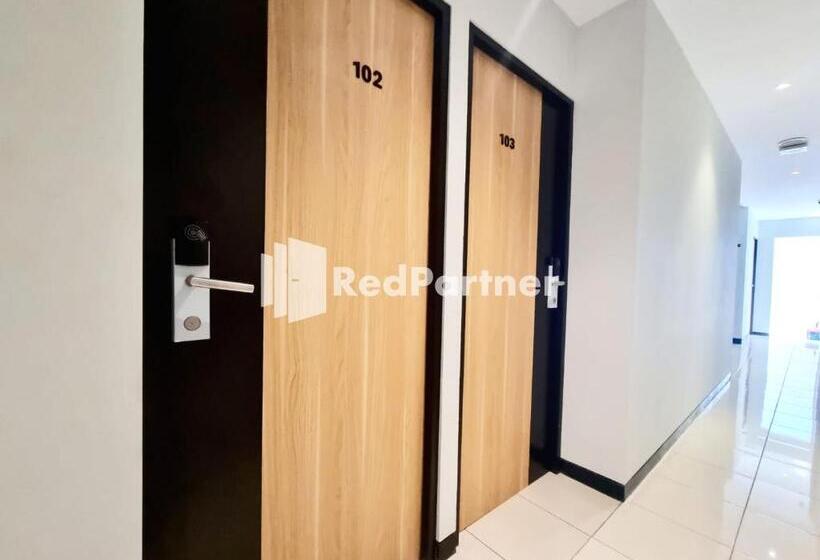 Номер Deluxe, Pandawa Guest House At Ngaliyan Square Mitra Reddoorz