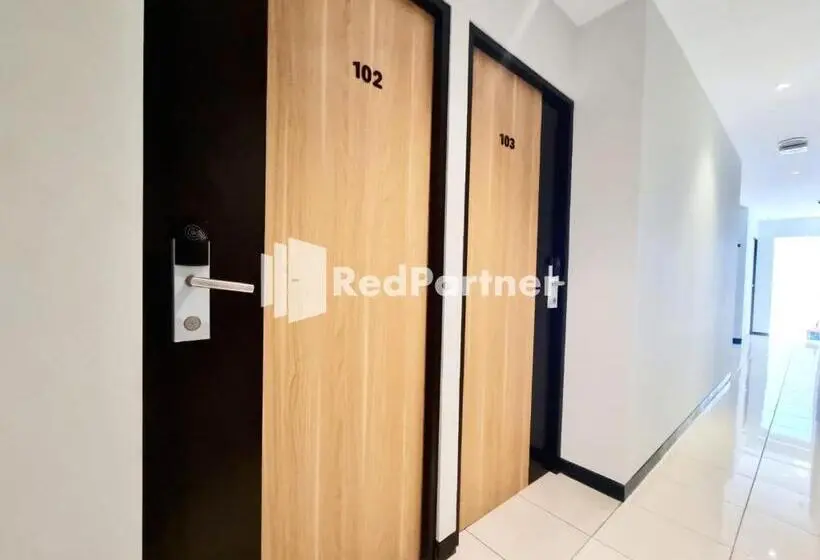 デラックスルーム, Pandawa Guest House At Ngaliyan Square Mitra Reddoorz
