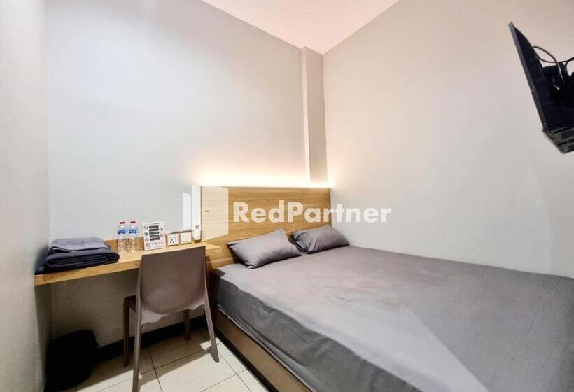 デラックスルーム, Pandawa Guest House At Ngaliyan Square Mitra Reddoorz