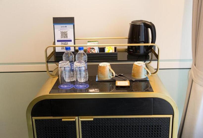 디럭스 룸, Radisson Blu Mumbai International Airport