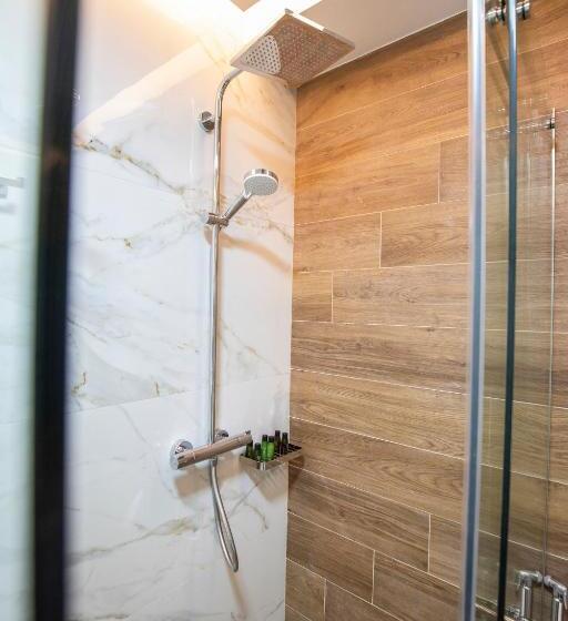 חדר דלוקס עם מרפסת, Vila Ekrem