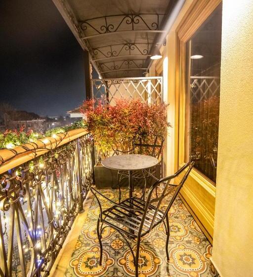 חדר דלוקס עם מרפסת, Vila Ekrem