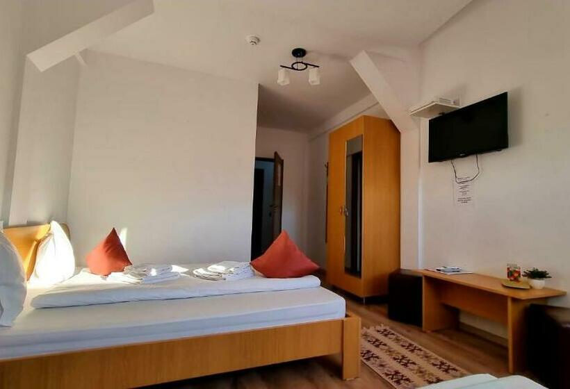 Cameră Triplă Standard, Motel Prislop
